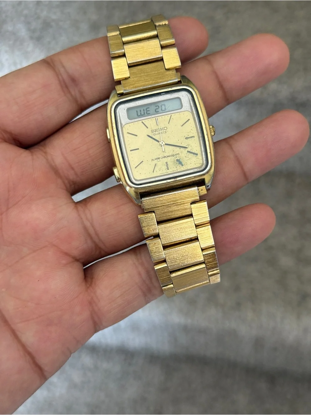 SEIKO Vintage 1980 Men’s Quartz Watch Gold Case Dial rare collectors Watch